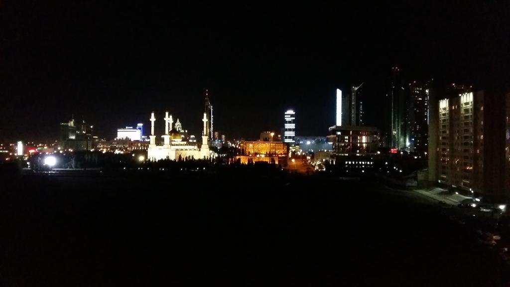 Apartment In Heart Of Astana Ngoại thất bức ảnh